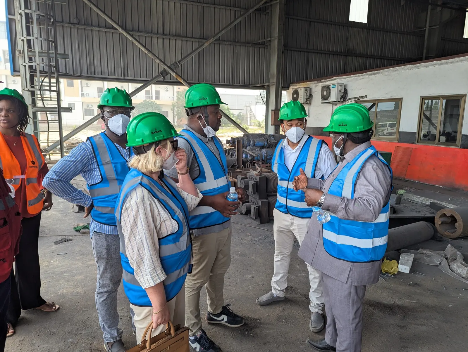Visite de l’usine Fabrimétal Bénin par la délégation de l’ESGC-VAK